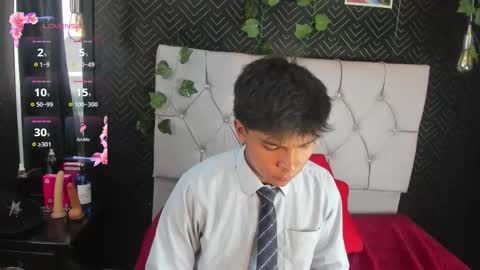 Snapshot of thiago_kozak chatting on October 20, 1:16 pm thiago online show from October 20, 1:16 pm