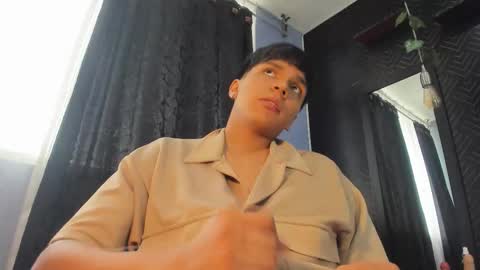 Snapshot of thiago_kozak chatting on October 17, 1:37 pm thiago online show from October 17, 1:37 pm