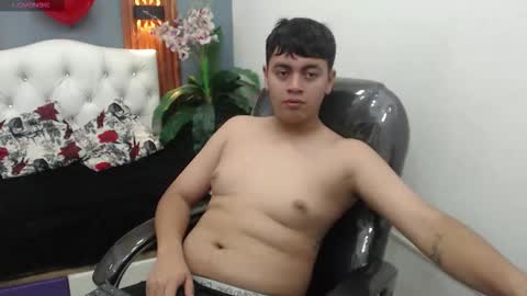 thiago_saenzz online show from February 25, 6:00 pm