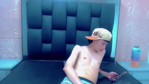 thiago_twink38 online show from November 27, 6:43 am