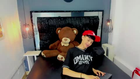 thiago_twink38 online show from June 25, 5:45 am