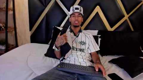 ThiagoFerreti online show from January 7, 3:33 am