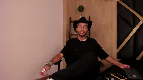 ThiagoFerreti online show from September 19, 4:38 am