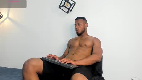 Snapshot of thiagosantos_ chatting on September 21, 6:28 am Thiago Instagram   online show from September 21, 6:28 am
