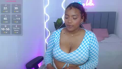Snapshot of thiana_tay chatting on September 25, 7:15 am thiana online show from September 25, 7:15 am