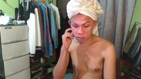 Snapshot of thick_bigcock13 chatting on October 5, 1:58 am gil online show from October 5, 1:58 am