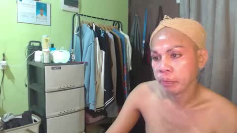 Snapshot of thick_bigcock13 chatting on October 13, 6:04 am gil online show from October 13, 6:04 am