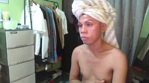 Snapshot of thick_bigcock13 chatting on October 8, 2:19 am gil online show from October 8, 2:19 am