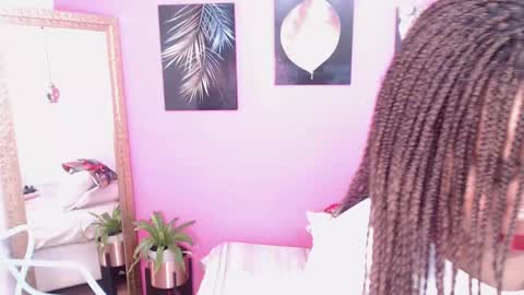 Snapshot of thickeebonyy chatting on February 23, 7:38 pm thickeebonyy online show from February 23, 7:38 pm