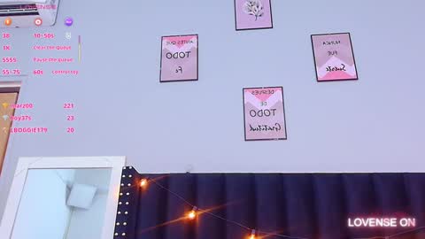Snapshot of thickeebonyy chatting on February 8, 7:59 pm thickeebonyy online show from February 8, 7:59 pm