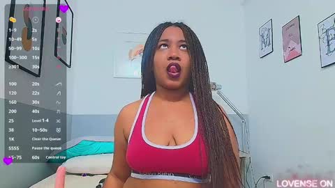 Snapshot of thickeebonyy chatting on March 12, 12:31 am thickeebonyy online show from March 12, 12:31 am