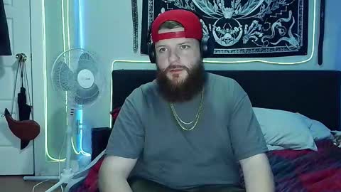 ThickHandsomeMan online show from December 11, 8:07 pm