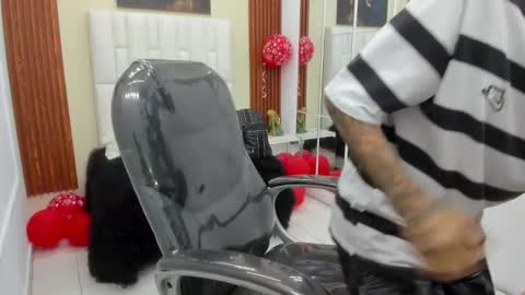  THIAGO COLLINS  online show from February 24, 11:08 pm