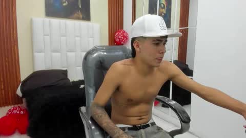  THIAGO COLLINS  online show from February 20, 10:45 pm