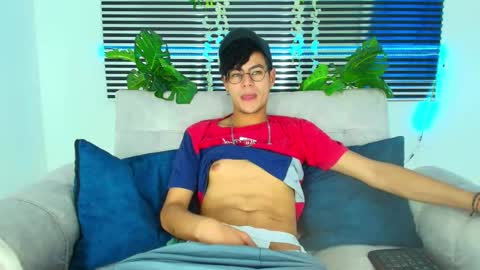 Thiago Saenzz online show from February 9, 4:21 pm