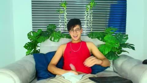 Thiago Saenzz online show from March 1, 4:28 am