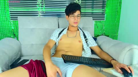 Thiago Saenzz online show from March 30, 5:13 pm