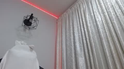 sara online show from April 9, 2:15 am