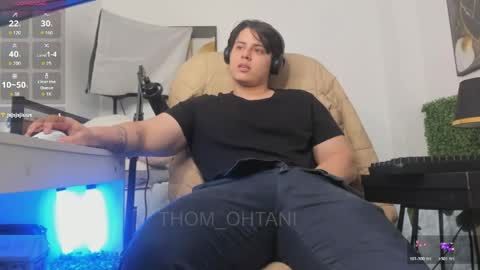 thom_ohtani online show from May 24, 1:35 am
