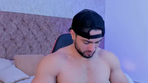 Thomas Brandon online show from December 20, 11:55 pm