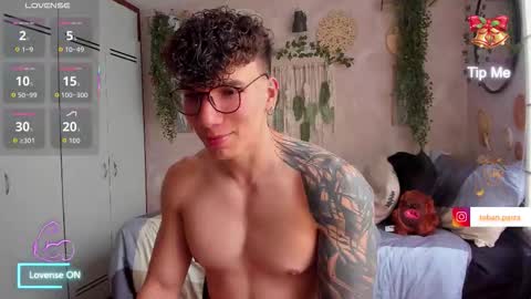 Thomas Grey online show from January 8, 2:56 pm