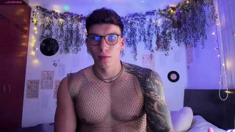 Snapshot of thomas_fuckboy chatting on January 27, 8:51 am Thomas Grey online show from January 27, 8:51 am