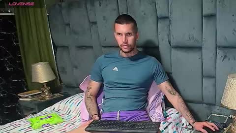 thomas_grey_1 online show from November 5, 1:29 am