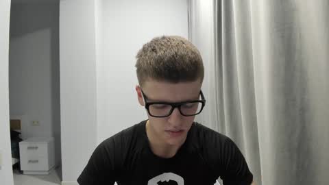 Tomas online show from December 1, 6:54 pm