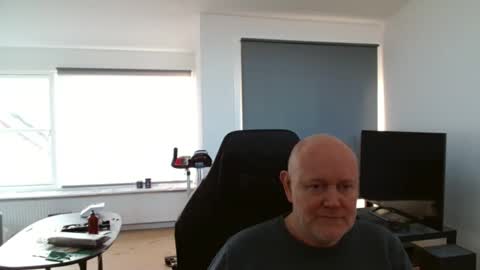 thomash32 online show from November 7, 1:57 pm