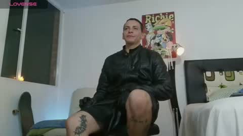 thomasjons online show from June 12, 4:22 am