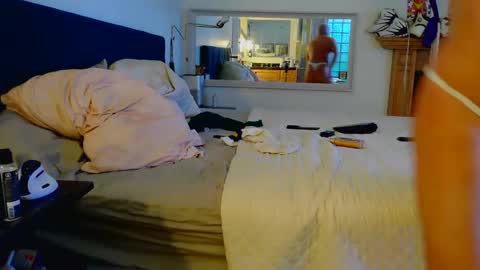 ThongMuscle online show from December 2, 2:58 pm