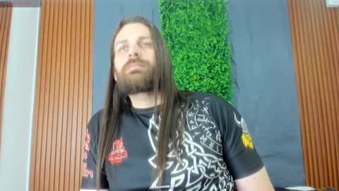 Snapshot of thor_colombia chatting on December 2, 6:38 pm THE CAPTAIN online show from December 2, 6:38 pm