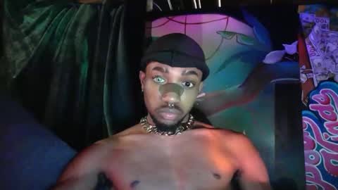 threefreaknyc online show from January 4, 7:13 am