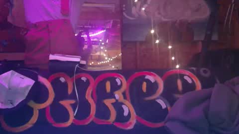 threefreaknyc online show from March 10, 9:29 pm