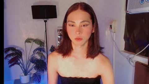 thrishafox online show from February 5, 8:12 pm