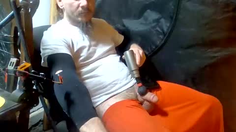 thunder8u42 online show from October 19, 9:03 am