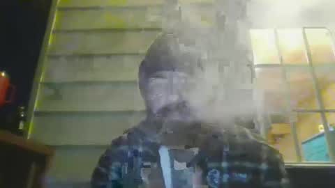 Snapshot of thunderjacker chatting on September 18, 5:22 am The Pen is Mightier than Sword online show from September 18, 5:22 am