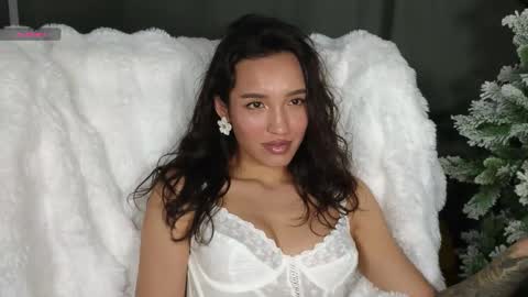 tia_j online show from January 10, 8:14 pm