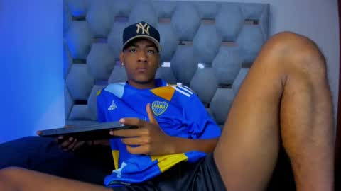 Snapshot of tiago_xxx_ chatting on October 9, 8:03 pm tiago_xxx_ online show from October 9, 8:03 pm