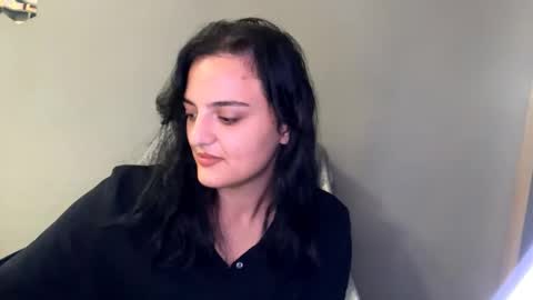 Snapshot of tiameakin chatting on October 9, 7:47 am Mary online show from October 9, 7:47 am