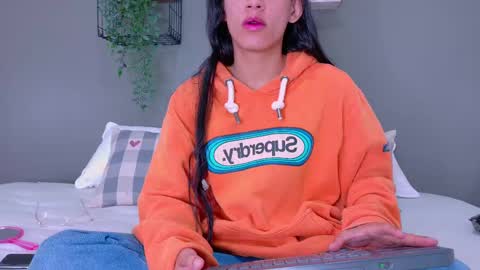 Snapshot of tiana_cinnamon chatting on September 18, 8:02 pm TIANA online show from September 18, 8:02 pm
