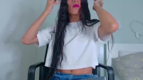 Snapshot of tiana_cinnamon chatting on October 15, 8:20 pm TIANA online show from October 15, 8:20 pm