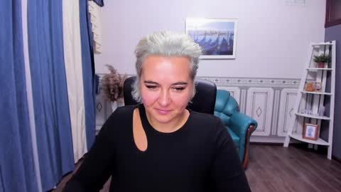 Tiana Sander online show from December 3, 11:51 am