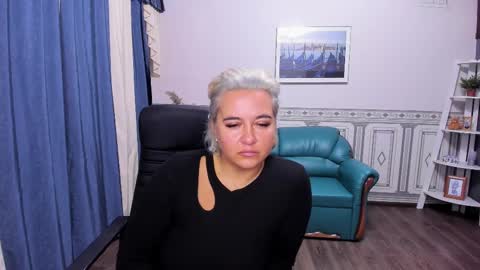 Tiana Sander online show from December 3, 8:44 am