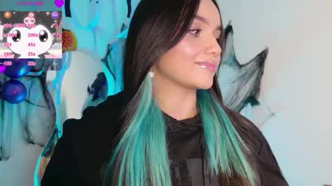 Tiana Le online show from October 22, 3:31 am