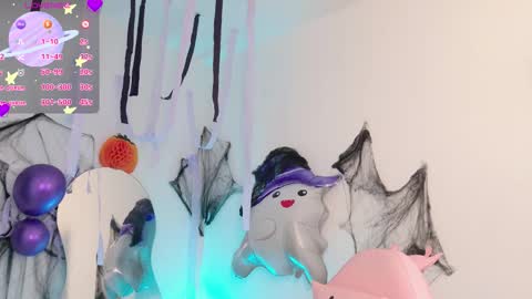 Tiana Le online show from October 28, 11:39 pm