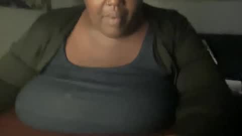 Snapshot of tierrahenri chatting on September 27, 12:19 am Tierra Henri online show from September 27, 12:19 am
