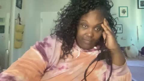 Snapshot of tierrahenri chatting on October 18, 4:11 pm Tierra Henri online show from October 18, 4:11 pm