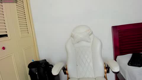 tifanymonroehot online show from September 22, 1:15 pm