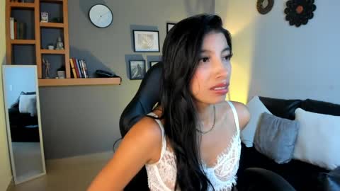 tiffany_low online show from March 27, 3:46 pm